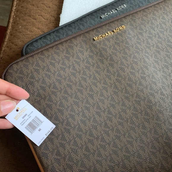 Last one vanilla only 🎉New MK laptops bag 🖤 - Picture 5 of 6